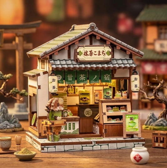 Kit maquette miniature DIY "Matcha Shop" : échoppe japonaise de thé vert avec vitrine de pâtisseries et personnage marchand